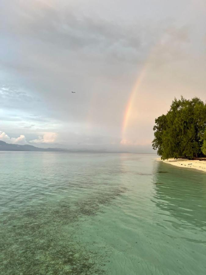 Wai Resort - Raja Ampat Pulau Birie Екстер'єр фото