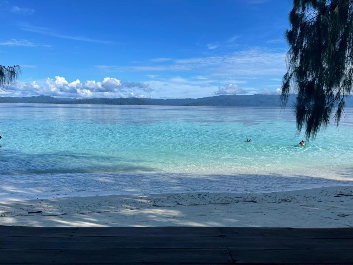 Wai Resort - Raja Ampat Pulau Birie Екстер'єр фото